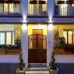 Canduleri Guest house